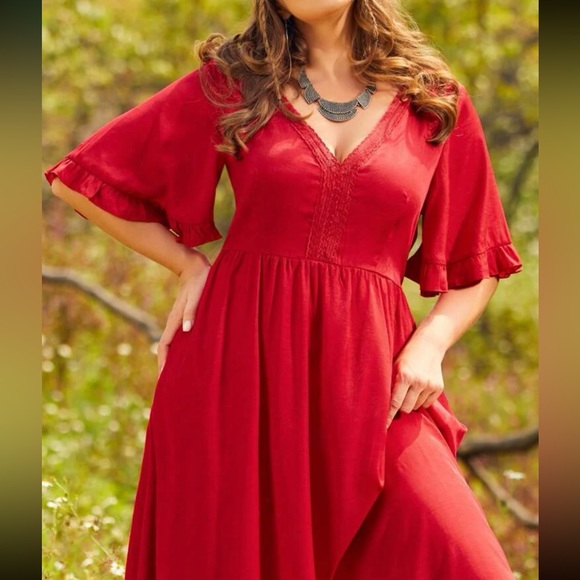 Plus butterfly sleeve maxi dress - Picture 6 of 6